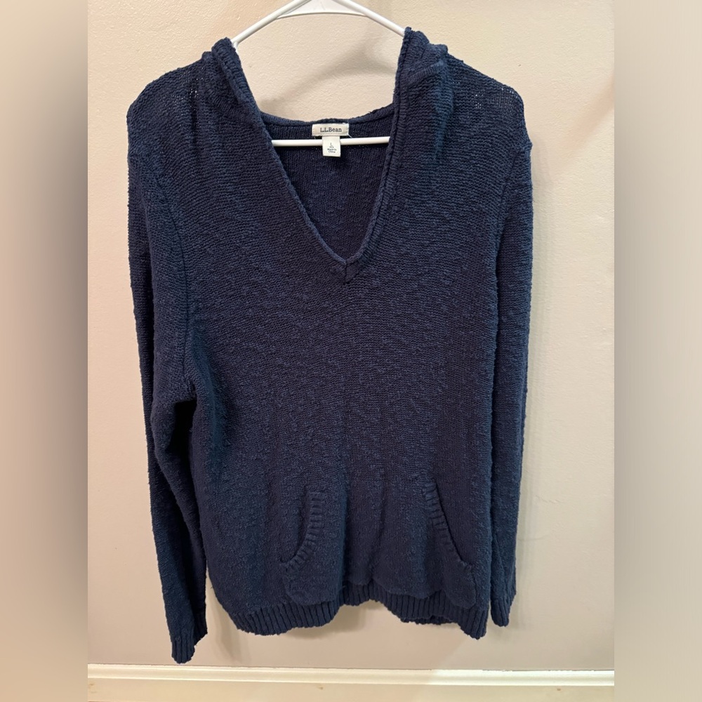 L.L.bean women’s hooded long sleeve